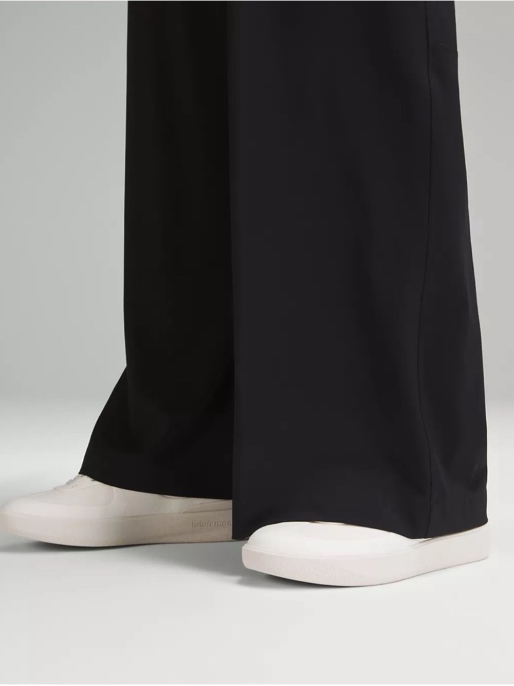 Lululemon Swift Mid-Rise Wide-Leg Pants in Black size 6 - Picture 10 of 16
